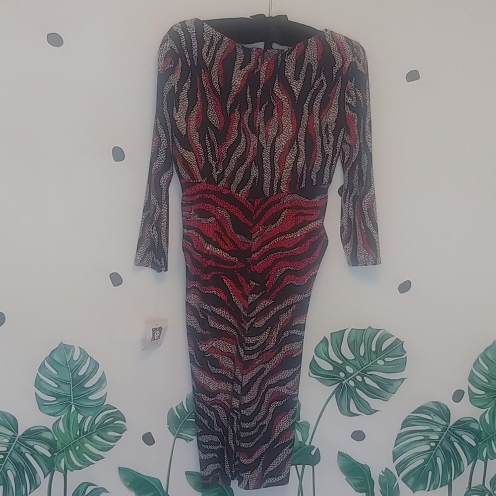 Beautiful dress - Picture 4 of 4